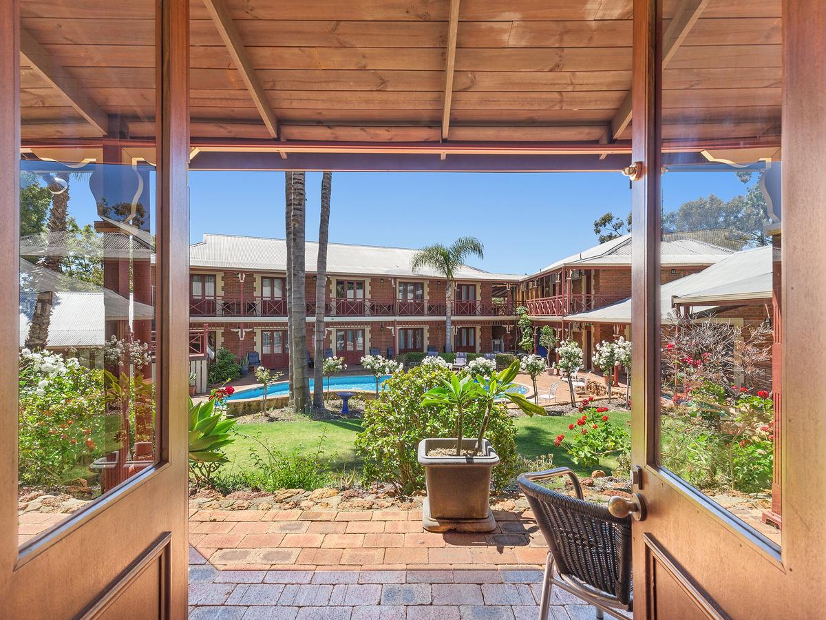 Heritage Country Motel Perth Kültér fotó
